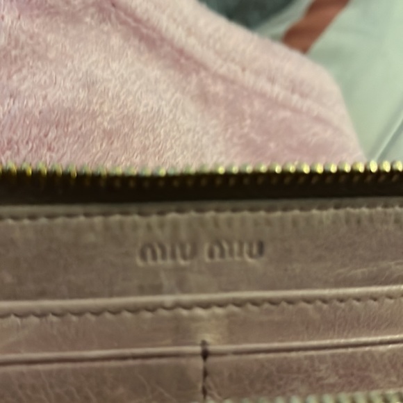 EUC MIU MIU matelasse women’s wallet - Picture 10 of 12